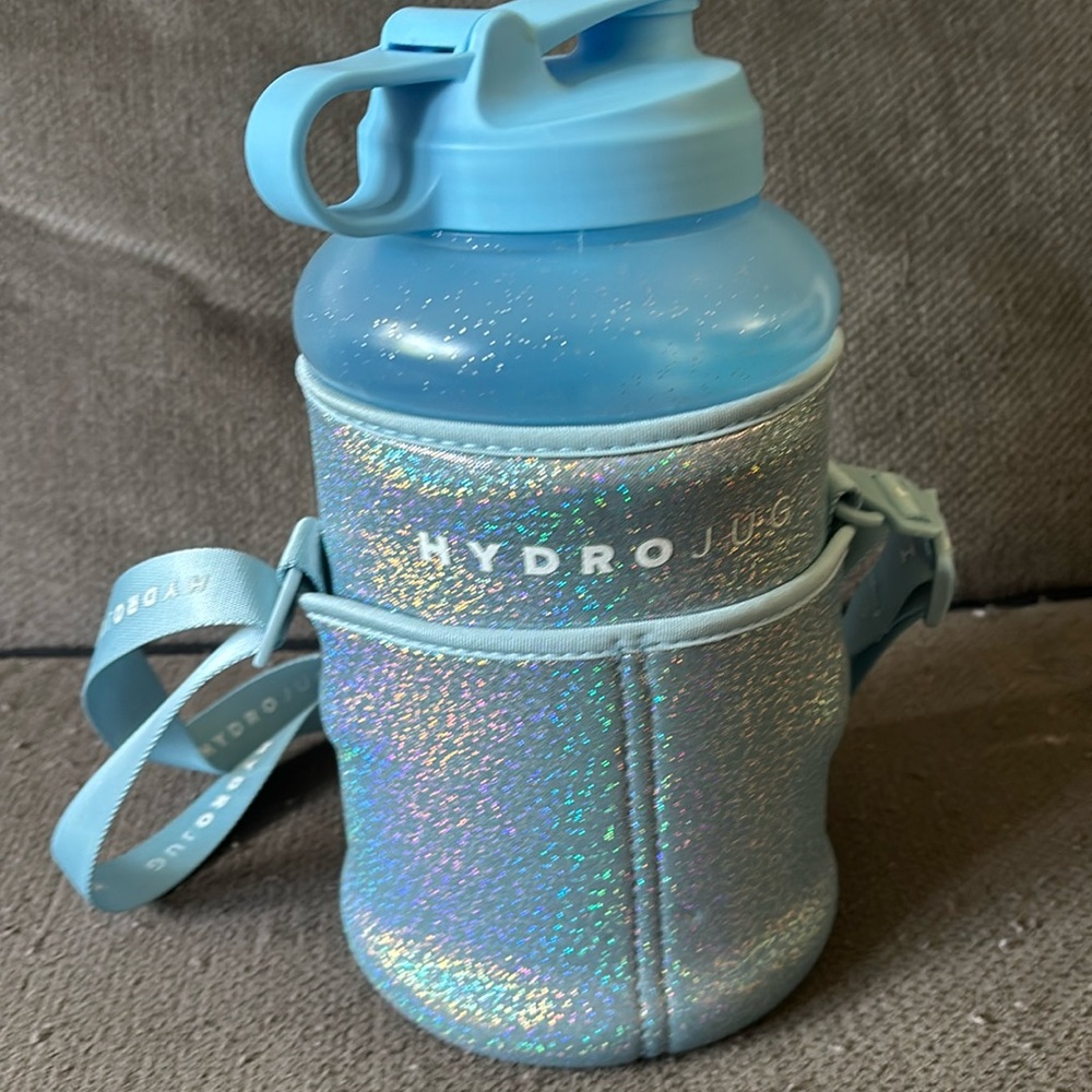 Hydrojug with sleeve